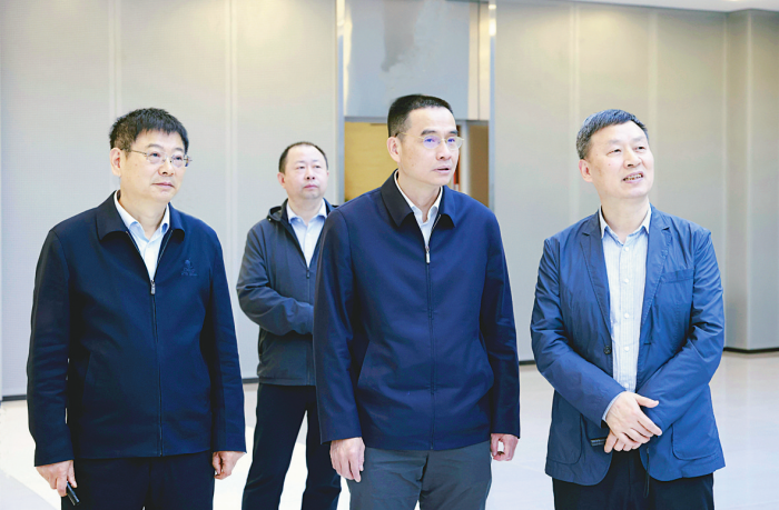 丁士启会见国家开发银行安徽省分行党委书记、行长吴频一�? text=